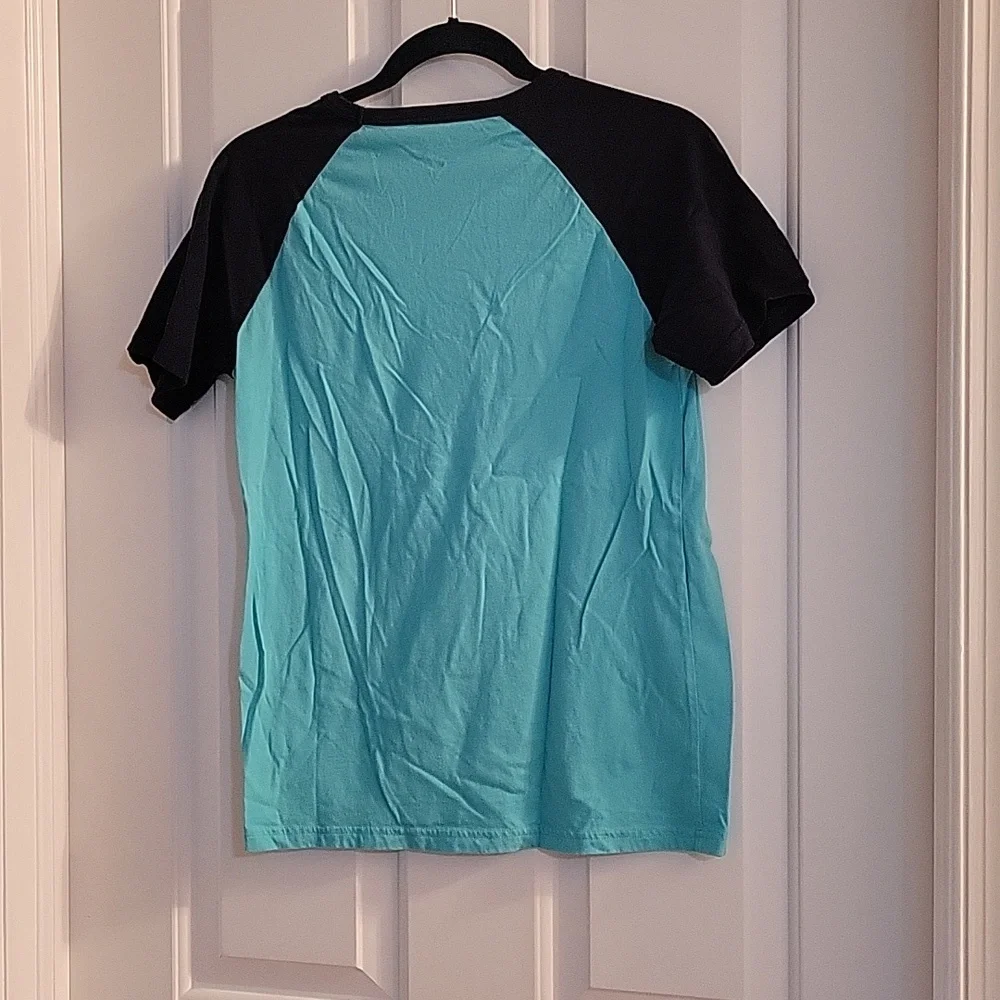 The childrens place teal and navy tee  shirt xl